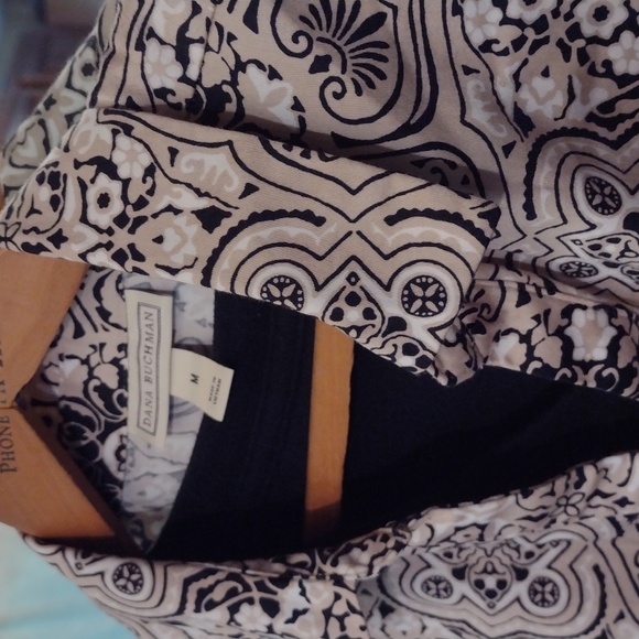 Dana Buchman 3/4 Sleeve Button Front Gold Accent - Picture 9 of 9